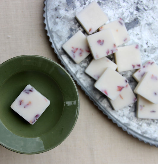 Peony and Oud Wax Melts